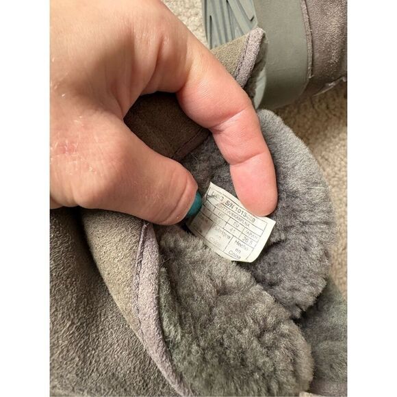 UGG Winter Gray Boots Suede size 10 Pull On - Picture 5 of 6